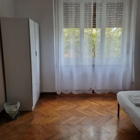 Dock Bay Hostel Apartment